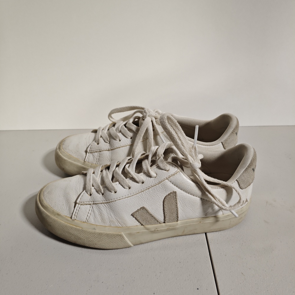 Veja Shoes Womens Size 7 White Leather Low Top Casual Walking Sneakers